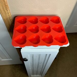 RED Heart-Shaped Silicone Baking Tray for Cupcakes Muffins Eggs